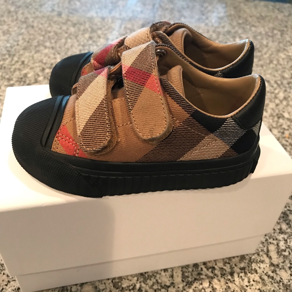Burberry boy shoes